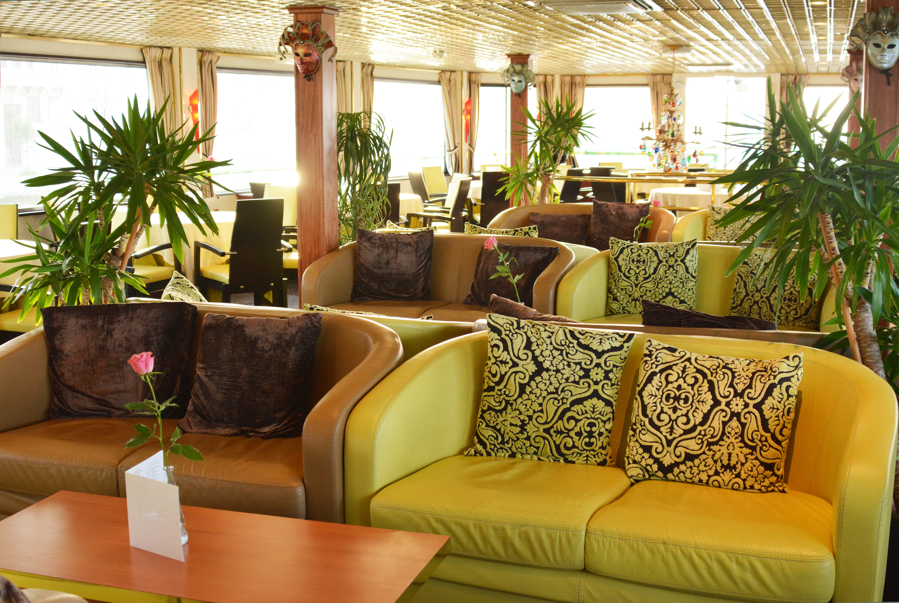 CroisiEurope MS Michelangelo Lounge Bar.jpg